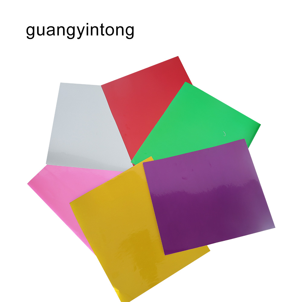 有光泽的自粘乙烯基卷