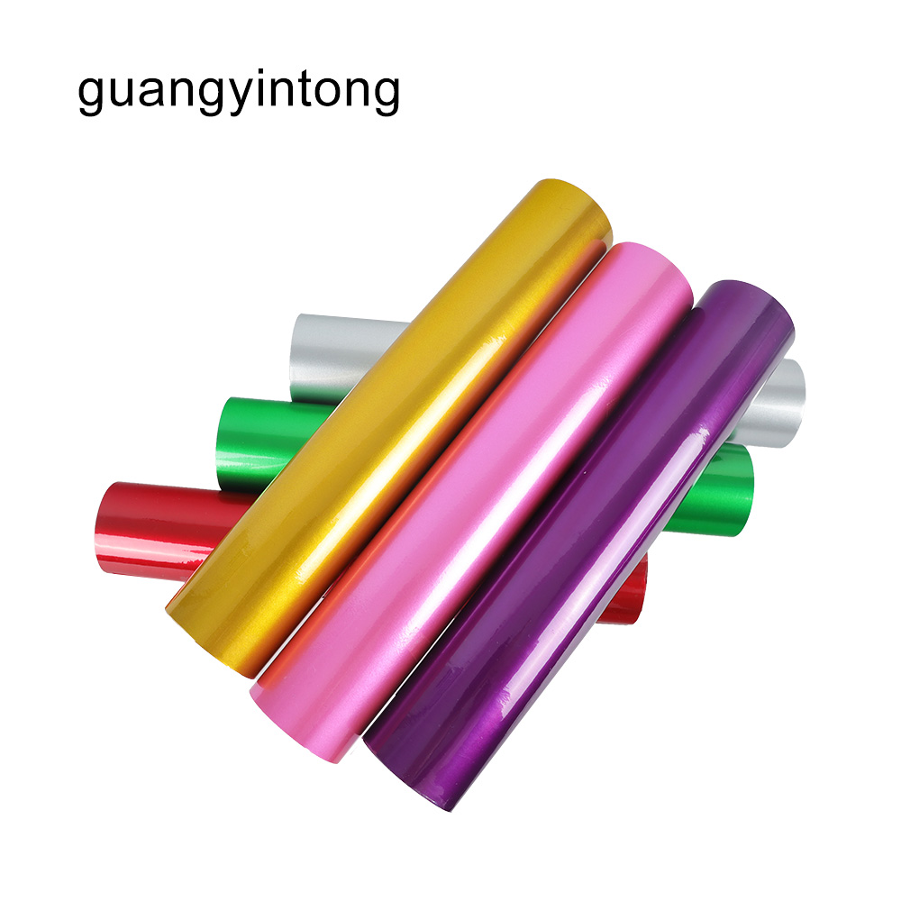 有光泽的自粘乙烯基卷
